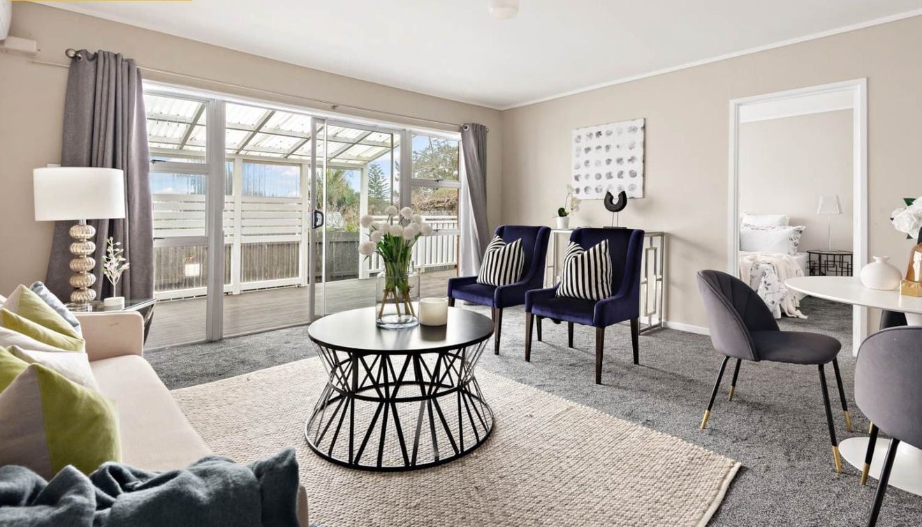 2/118 Lynwood Road, New Lynn, Auckland - Carousel 1