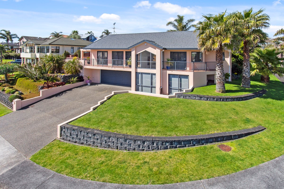9 Lamia Place, The Gardens, Auckland - Carousel 1