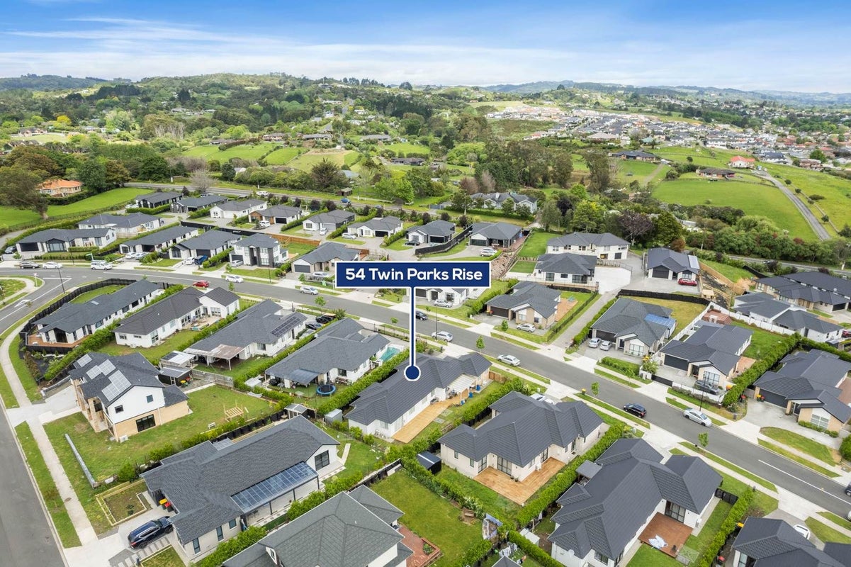 54 Twin Parks Rise, Papakura, Papakura - Carousel 2