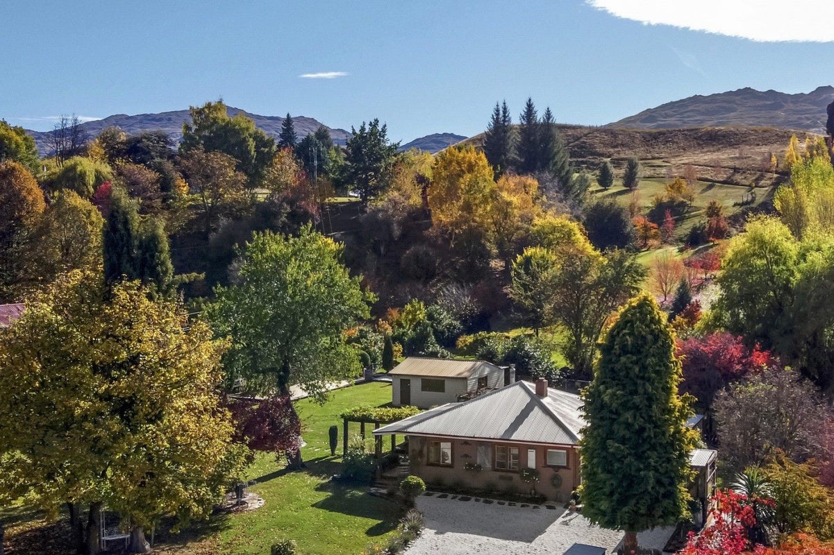 67 Speargrass Flat Road, Speargrass Flat, Queenstown - Carousel 1