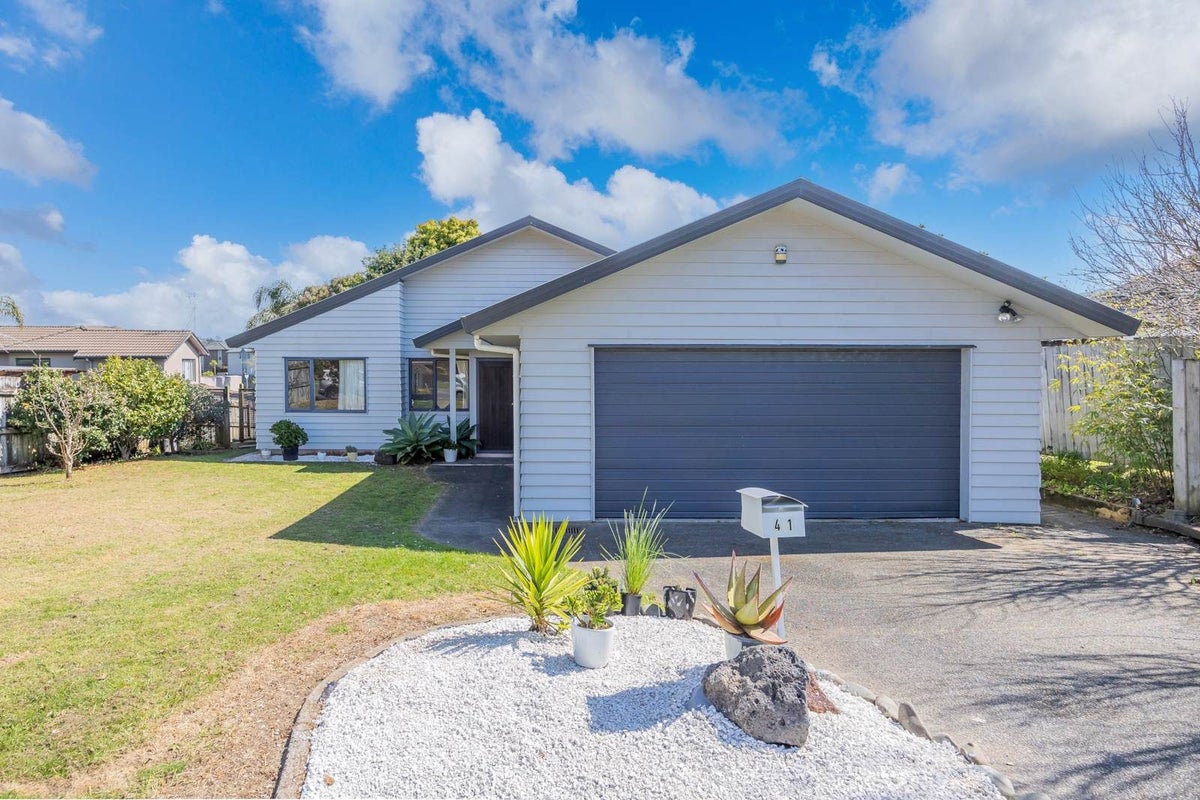 41 Ponderosa Drive, Oteha, Auckland - Carousel 1