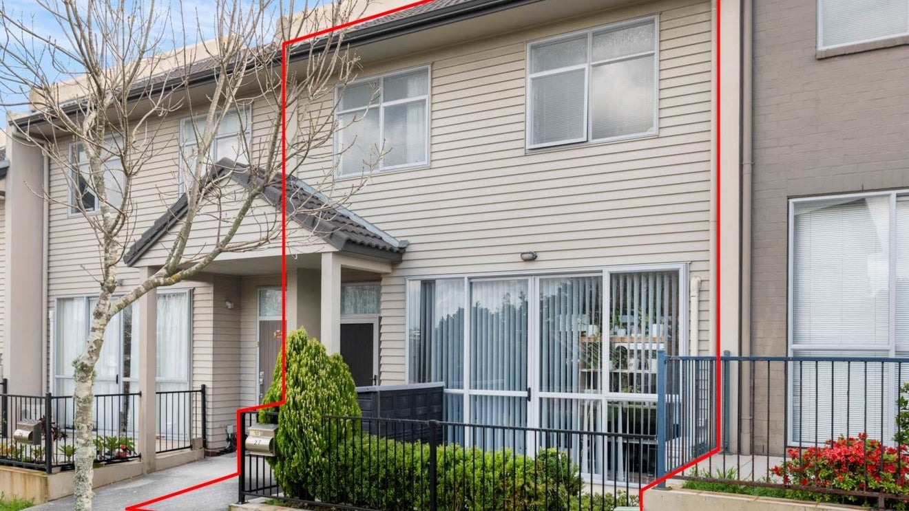 27 Manchester Drive, Flat Bush, Auckland - Carousel 1