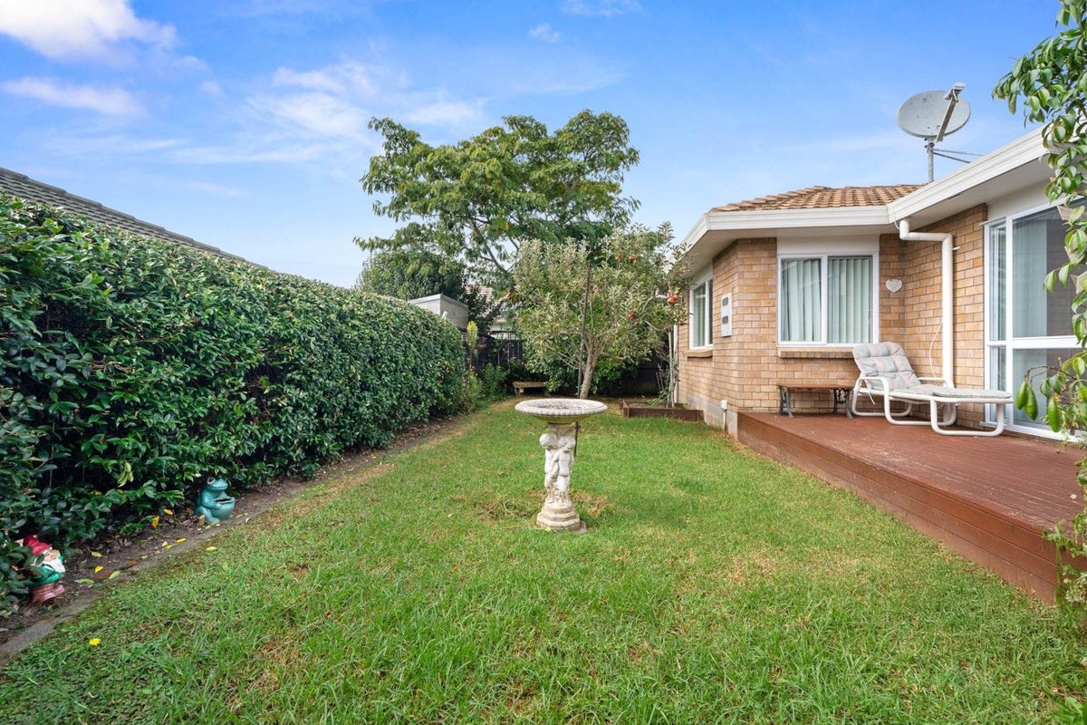 325A Royal Road, Massey, Waitakere City, Auckland - Carousel 2