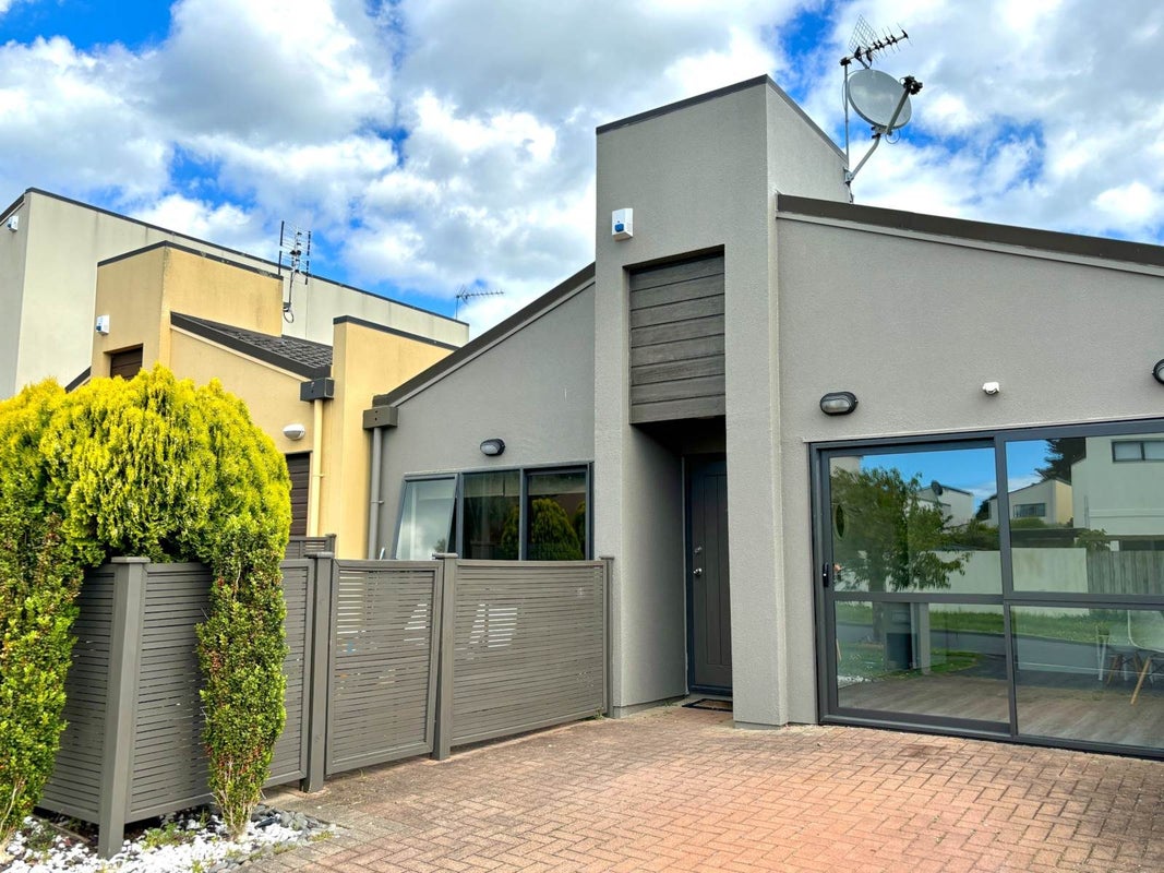 12 Els Close, Golflands, Auckland - Carousel 12