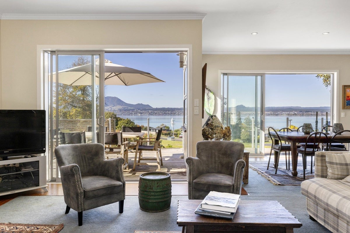 10 Wakeman Road, Acacia Bay, Taupo - Carousel 2