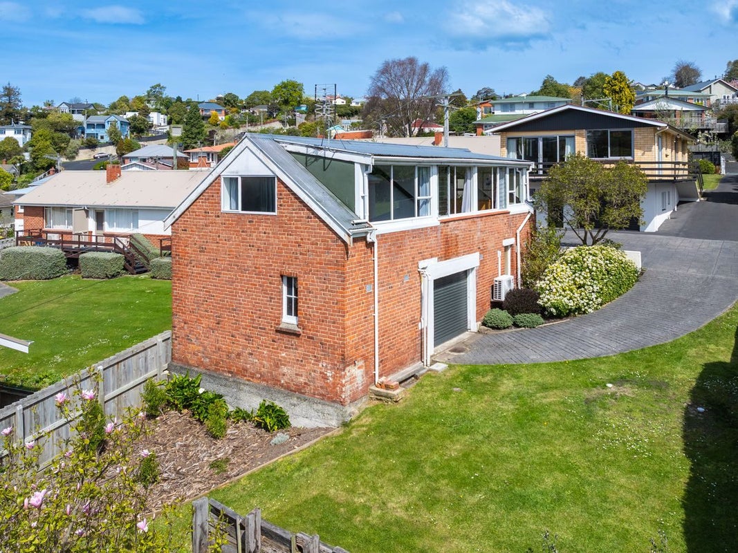 29 Glen Road, Mornington, Dunedin - Carousel 2
