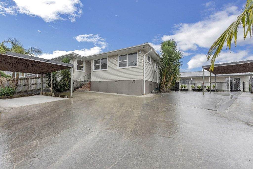 13 Barnfield Place, Glendene, Auckland - Carousel 2