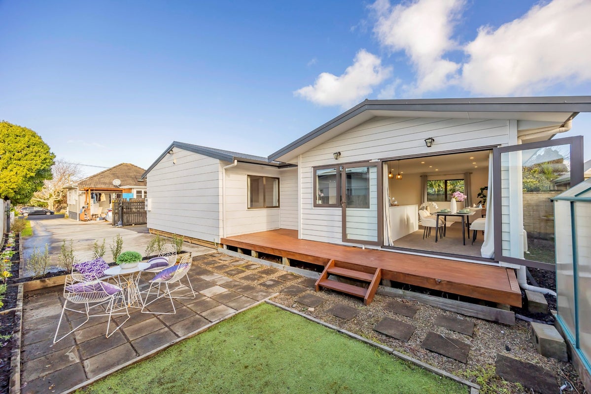 29B Stewart Road, Mount Albert, Auckland - Carousel 1