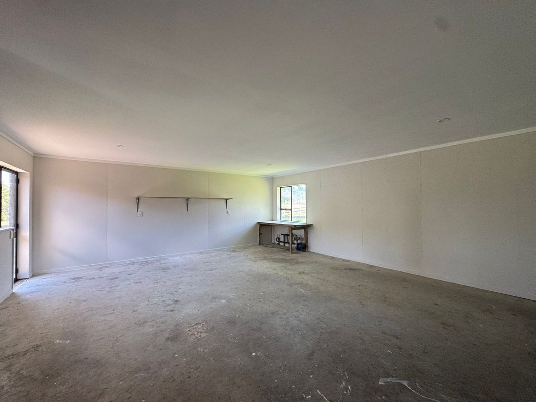 328 Tourist Road, Papakura - Carousel 21
