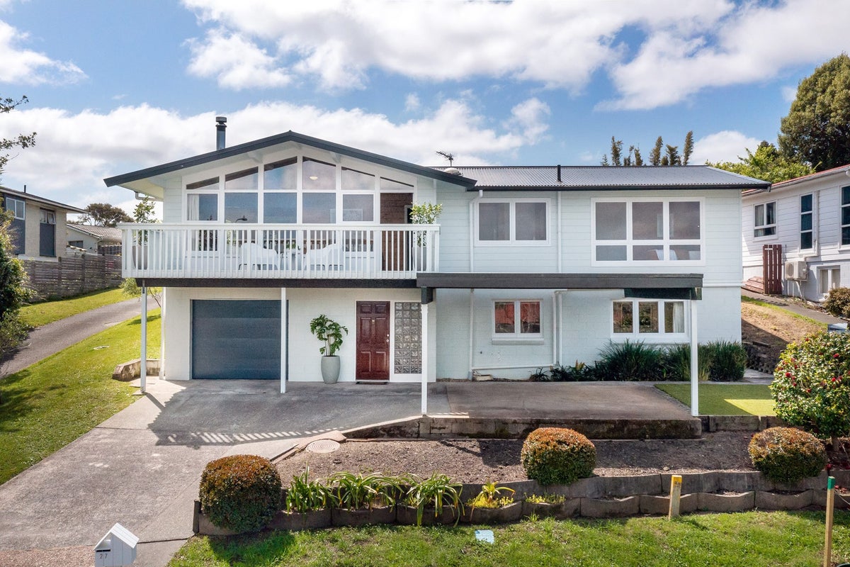 27 Valley View Road, Glenfield, Auckland - Carousel 1