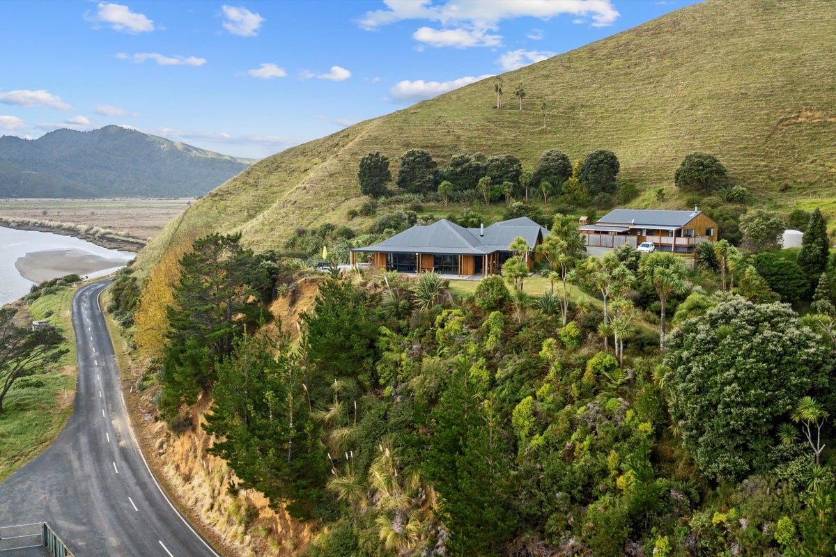 1411 Marokopa Road, Marokopa, Te Kuiti - Carousel 1