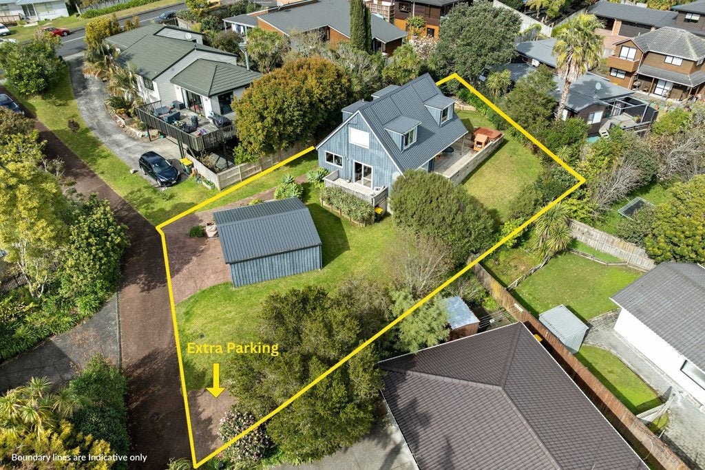 19D Avonleigh Road, Green Bay, Auckland - Carousel 1