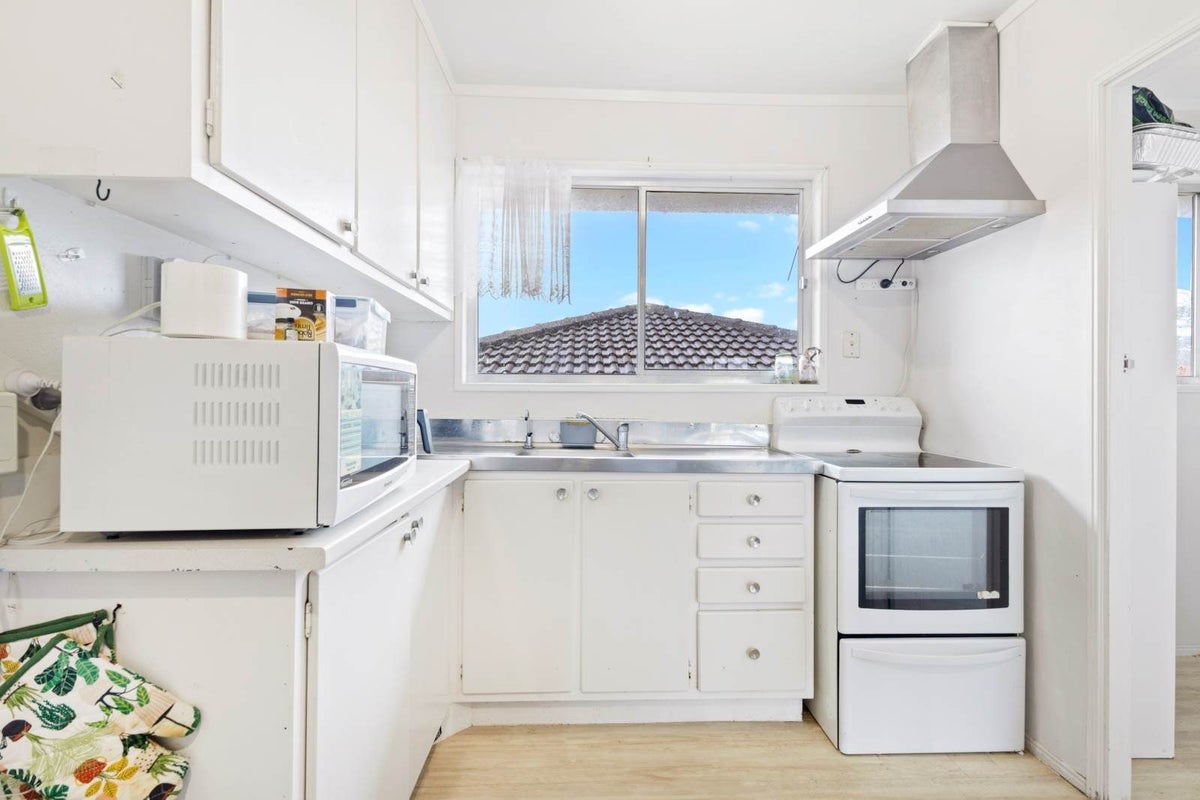 8/246 Shirley Road, Papatoetoe, Auckland - Carousel 2