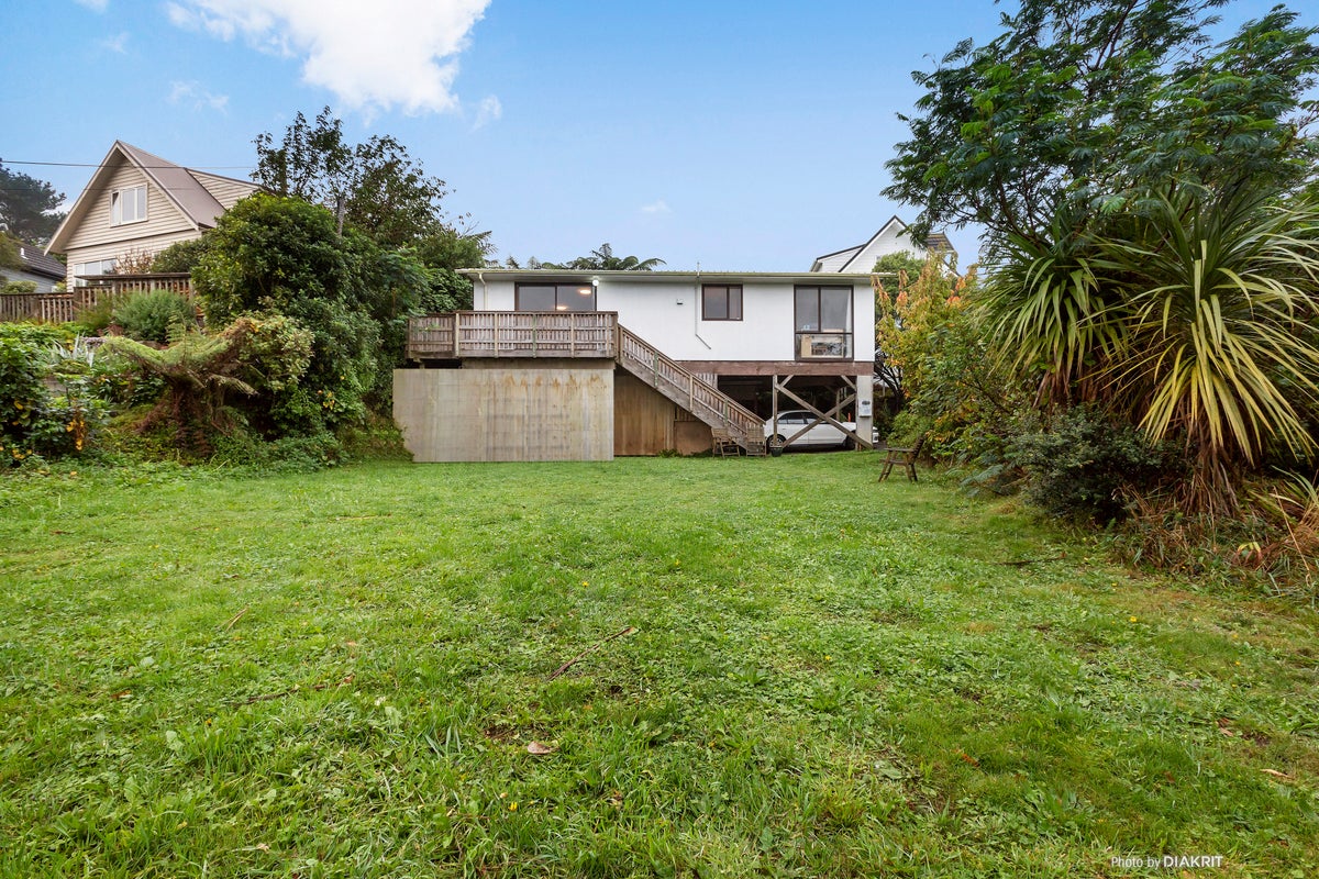 41A David Crescent, Karori, Wellington - Carousel 1