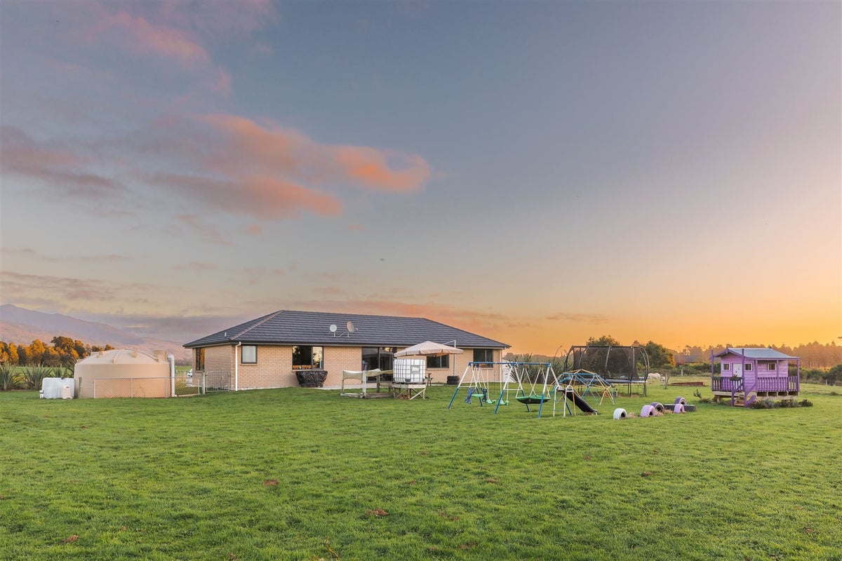 101 Veale Way, Fairdown, Westport - Carousel 24
