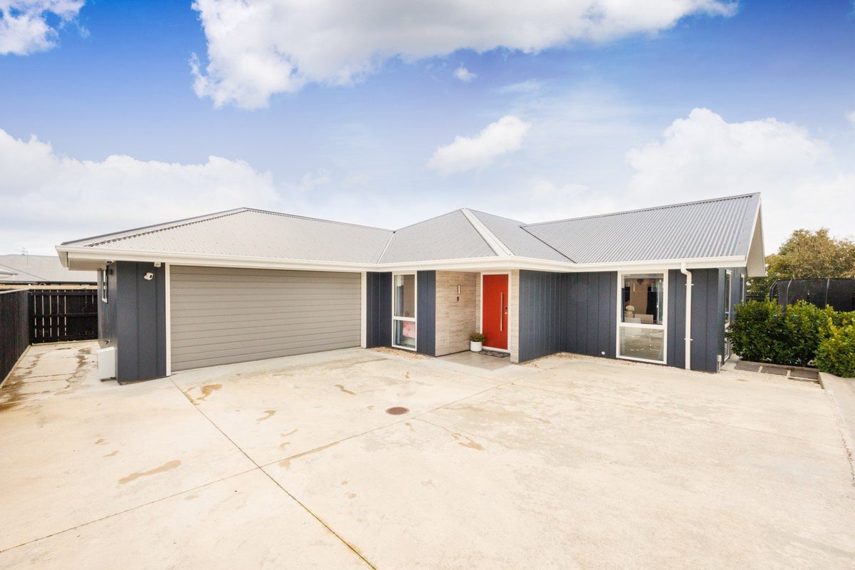 9 Ivy Lane, Kelvin Grove, Palmerston North - Carousel 2
