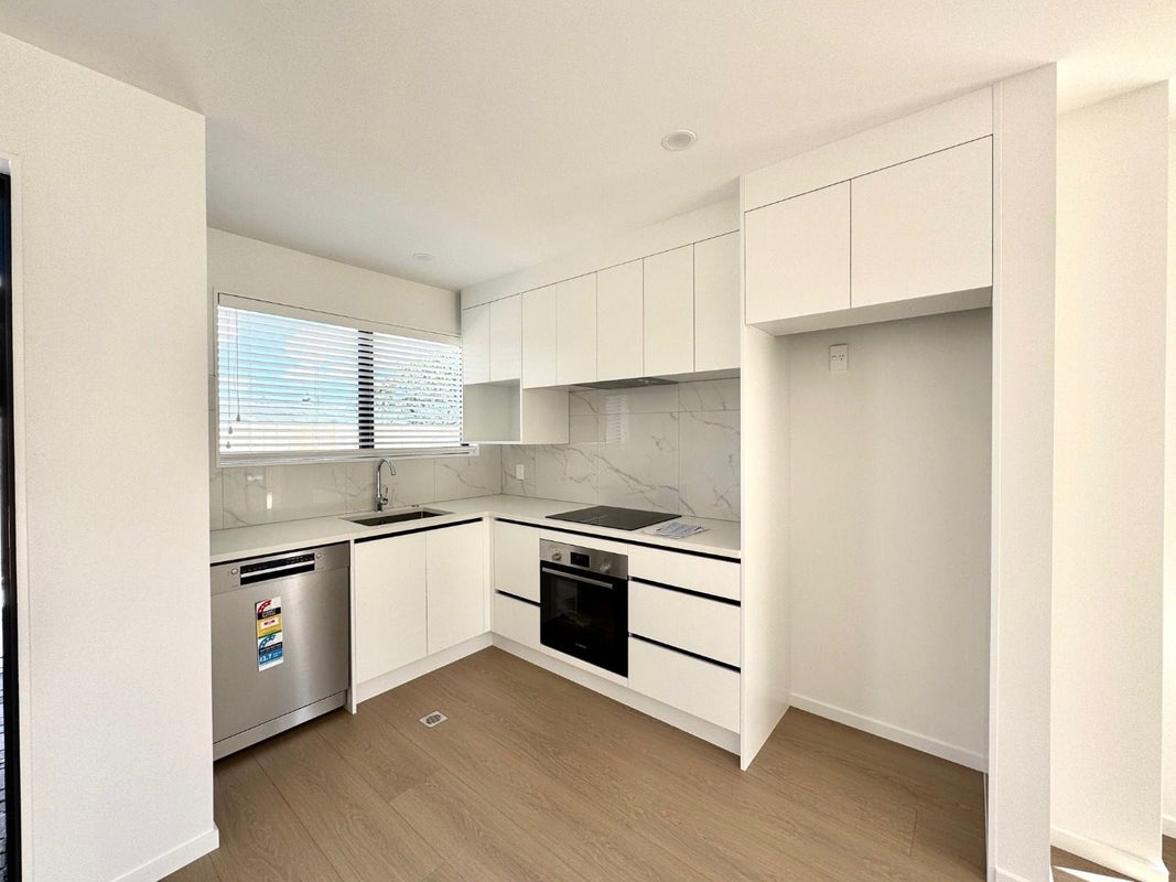 30E Mack Place, Red Hill, Papakura - Carousel 2