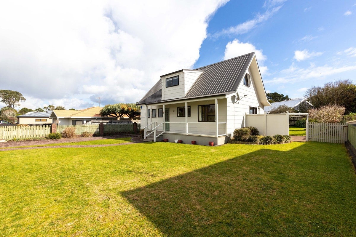 82 Barrett Road, Whalers Gate, New Plymouth - Carousel 2