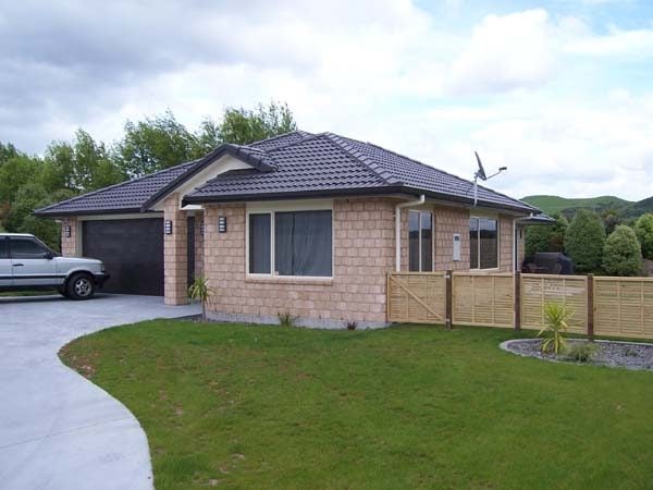 12 Sophies Way, Papamoa Beach, Papamoa - Carousel 1