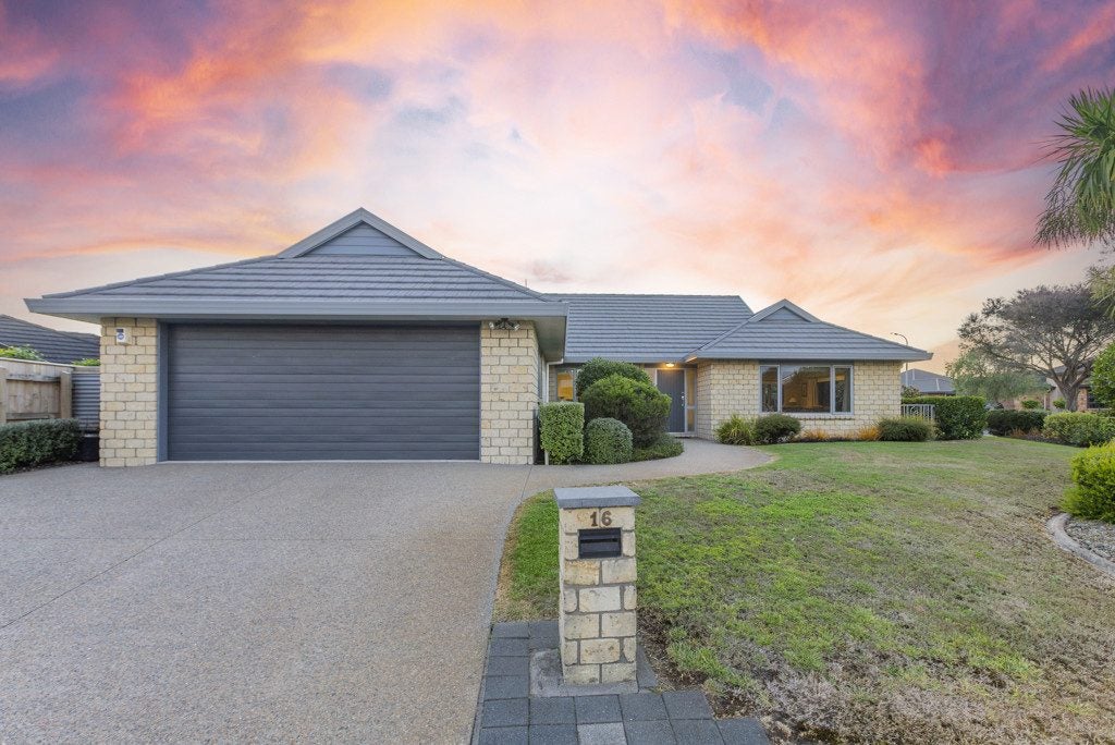 16 Consort Close, Paraparaumu Beach, Paraparaumu - Carousel 1