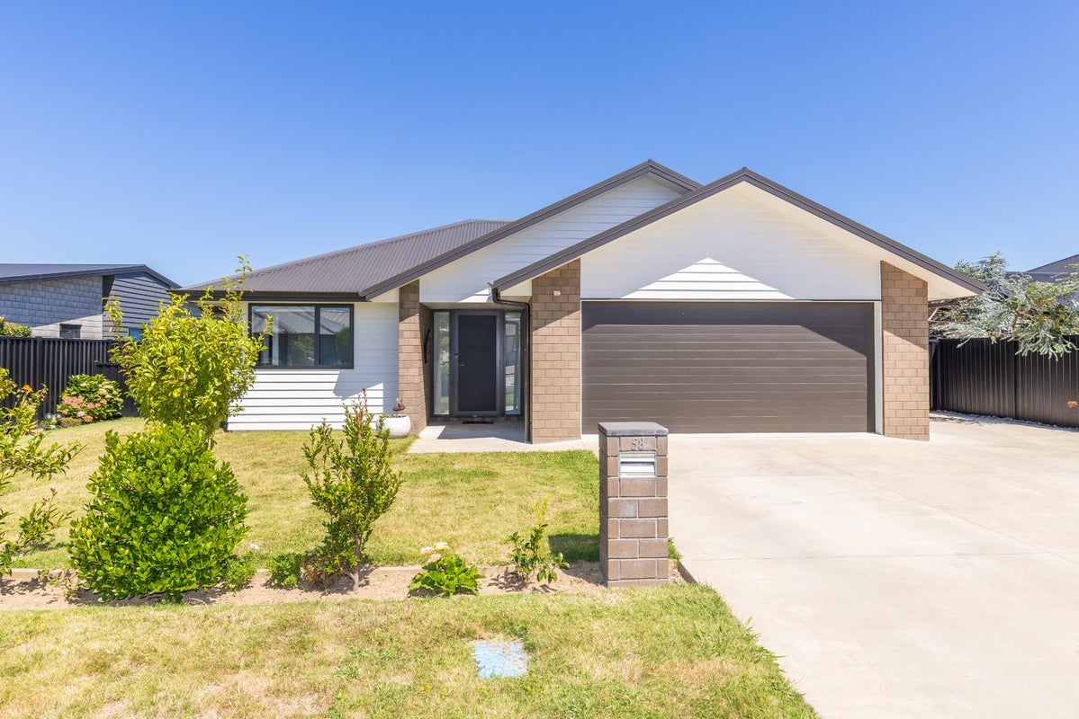 58 Oak Ridge Drive, Te Awamutu, Te Awamutu - Carousel 1