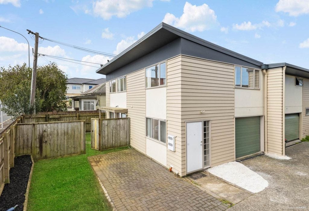 1212A New North Road, Mount Albert, Auckland - Carousel 1