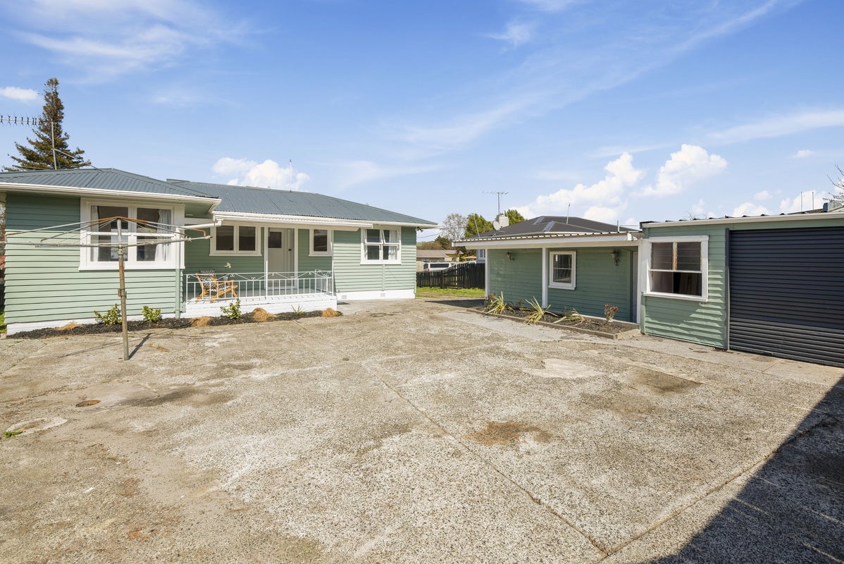 22 Thomas Crescent, Western Heights, Rotorua - Carousel 1