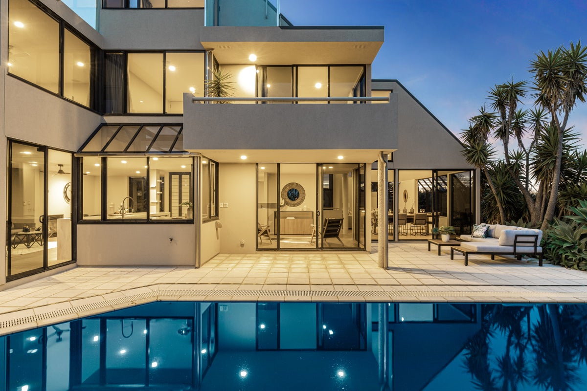17 Malloy Place, Eastern Beach, Auckland - Carousel 2