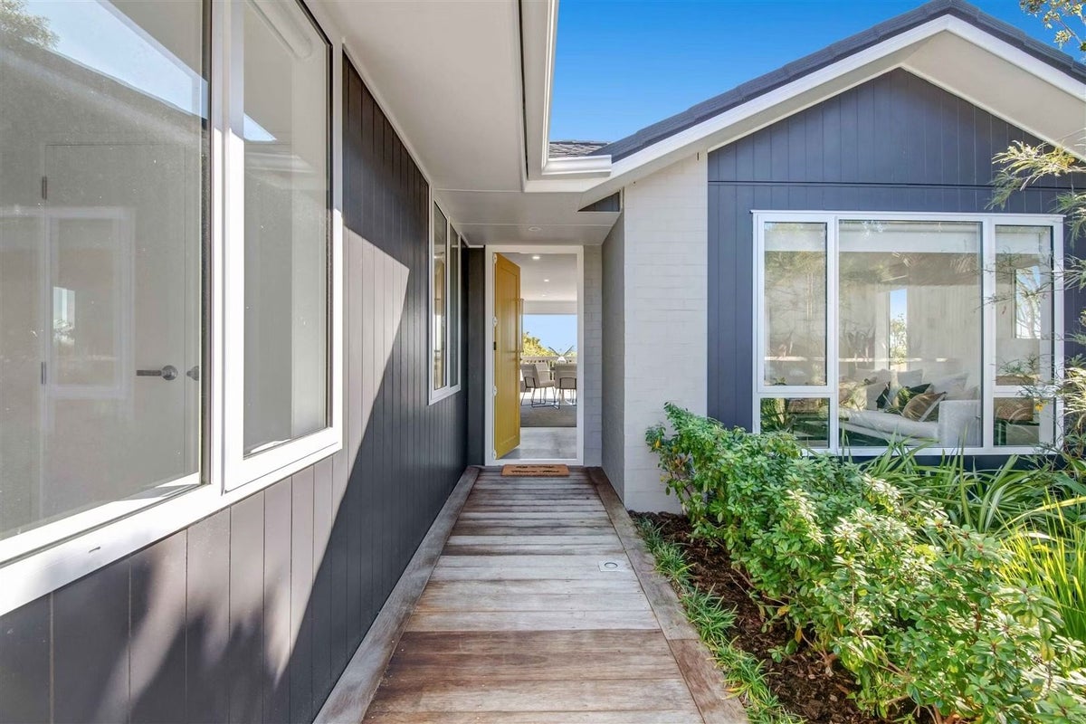 954A Whangaparaoa Road, Manly, Whangaparaoa - Carousel 2