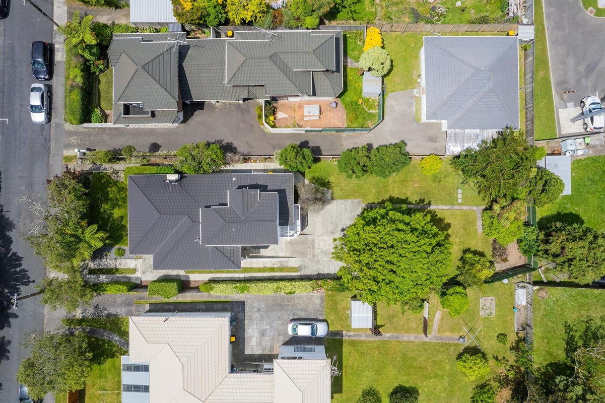 3 Romney Square, Tawa, Wellington - Carousel 30
