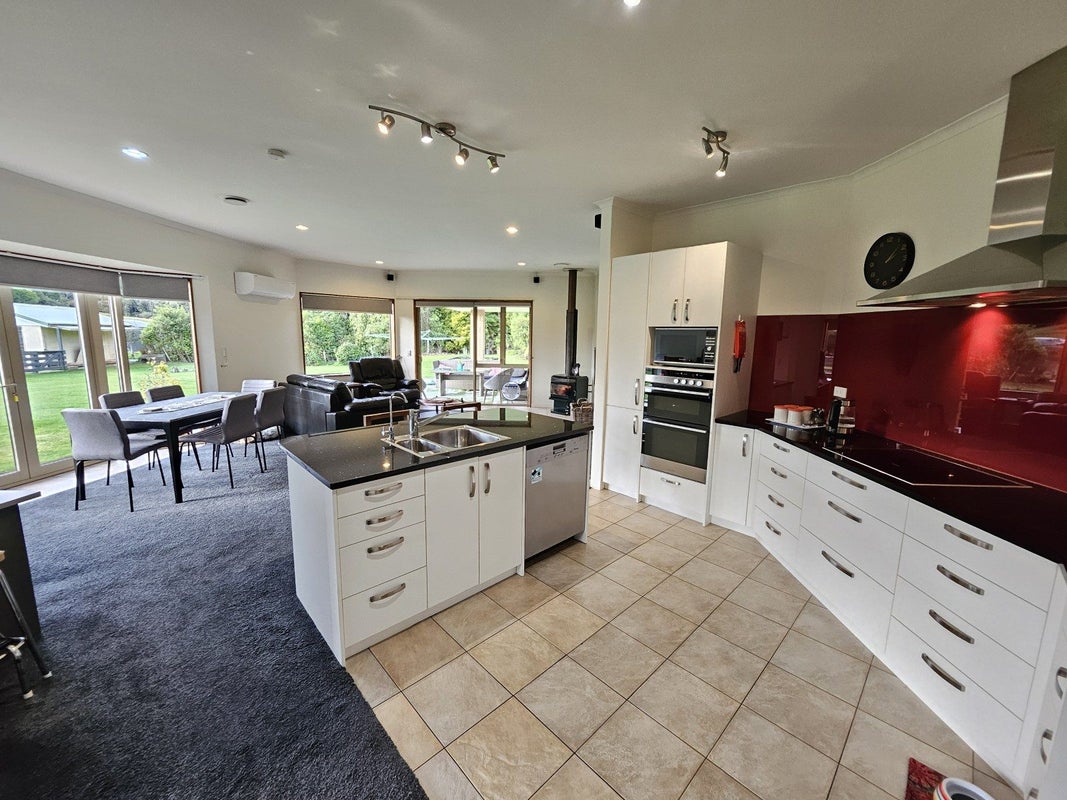 3 Fenian Lead Road, Rutherglen, Greymouth - Carousel 2