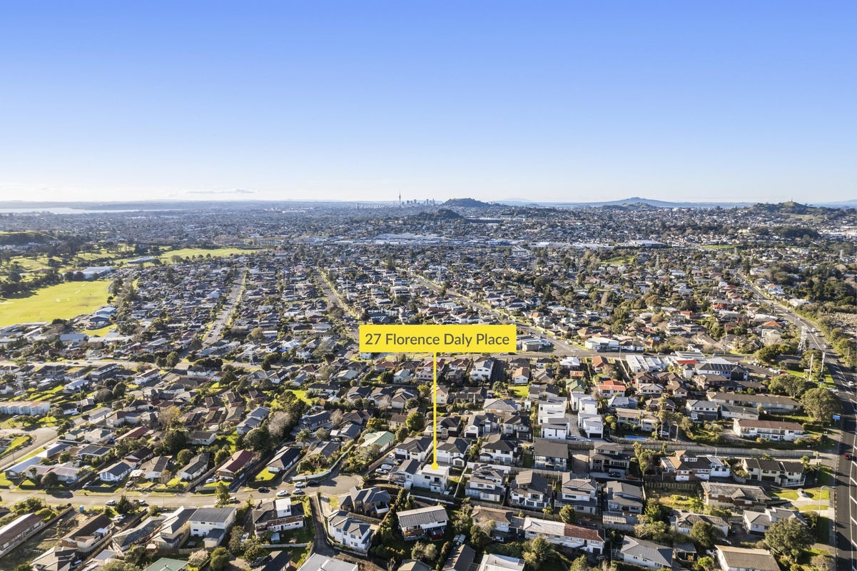 2/27 Florence Daly Place, Mount Roskill, Auckland - Carousel 27