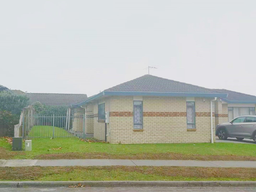 11 Carlingford Drive, East Tamaki, Auckland - Carousel 2