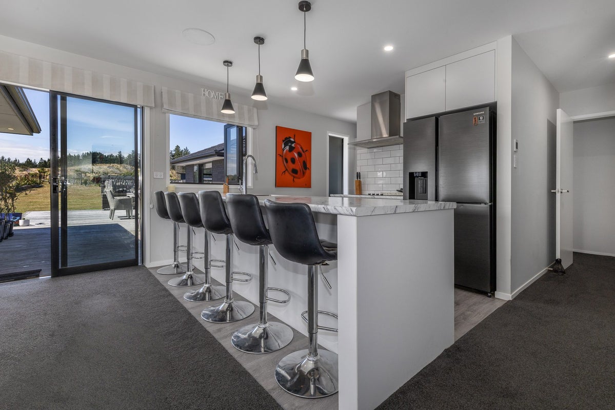 8 Kanuka Drive, Waitarere, Levin - Carousel 2