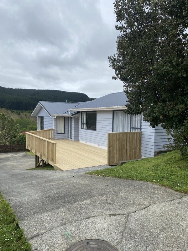 110 Taylor Terrace, Tawa, Wellington - Carousel 2