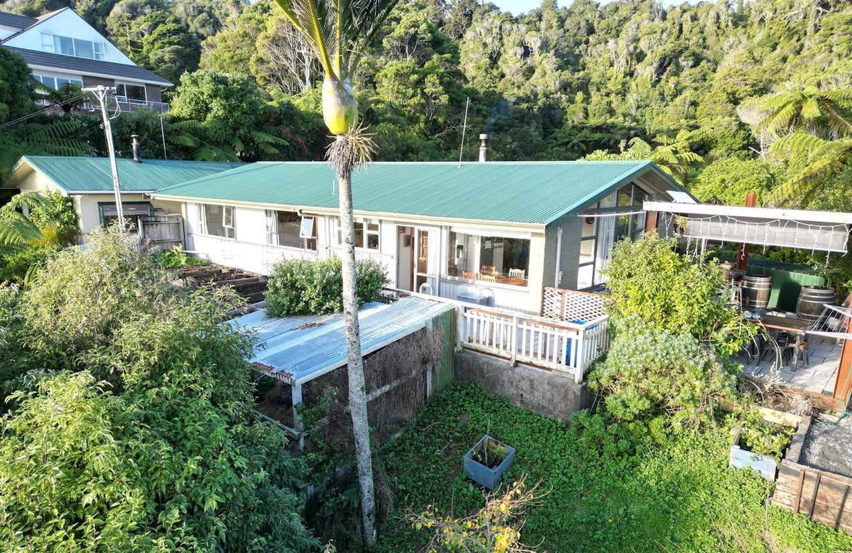 7 Redwood Place, Karoro, Greymouth - Carousel 2