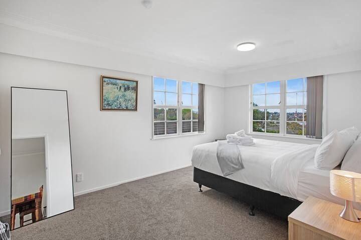 54 Ladies Mile, Remuera, Auckland - Carousel 2
