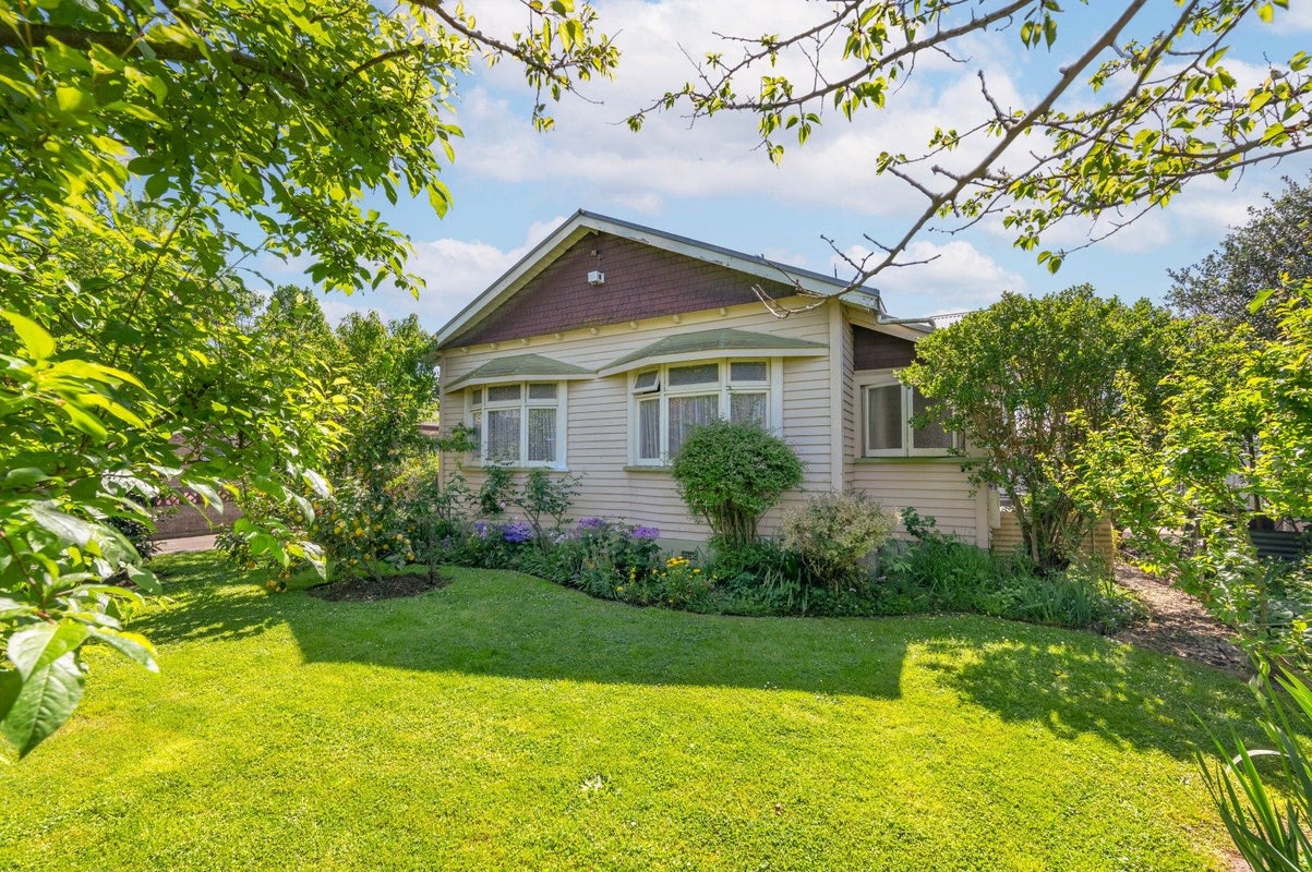 1023 Frederick Street West, Mahora, Hastings - Carousel 1