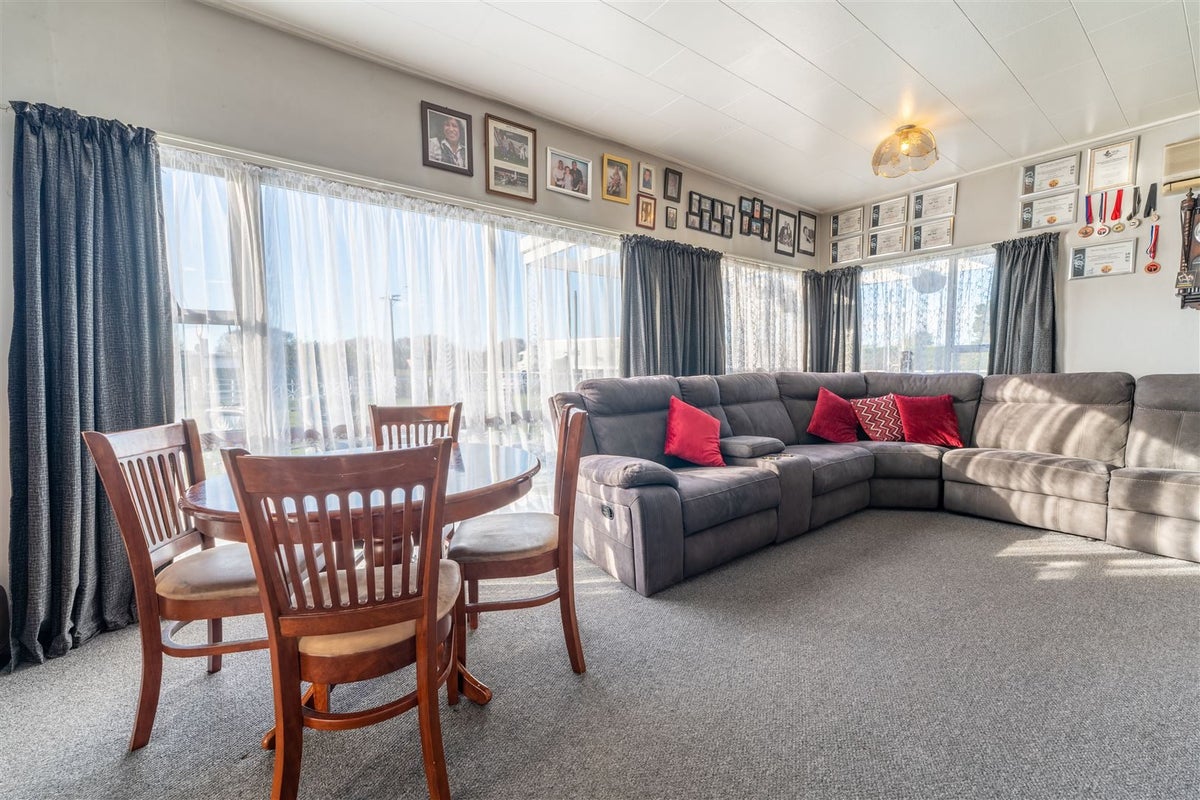 3 Mcpherson Road, Oamaru - Carousel 2