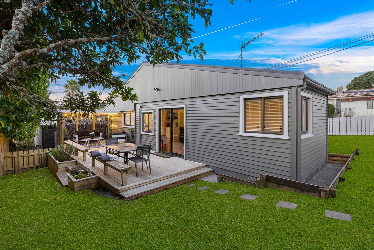 80 Beach Haven Road, Beach Haven, Auckland - Carousel 1