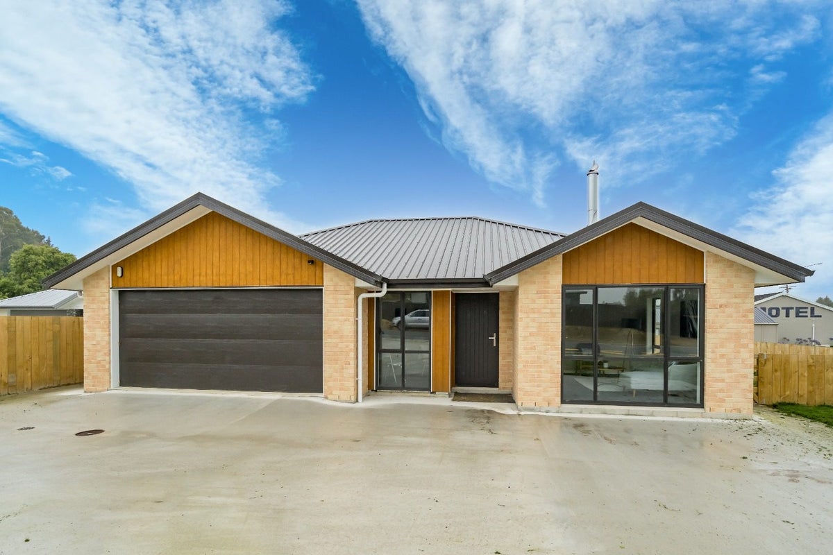 4 Nore Street, Waihola, Milton - Carousel 1