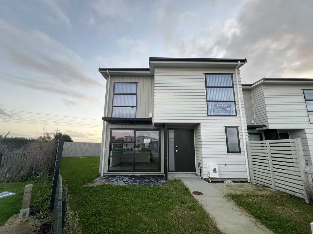 25 Karikari Crescent, Takanini, Auckland - Carousel 1
