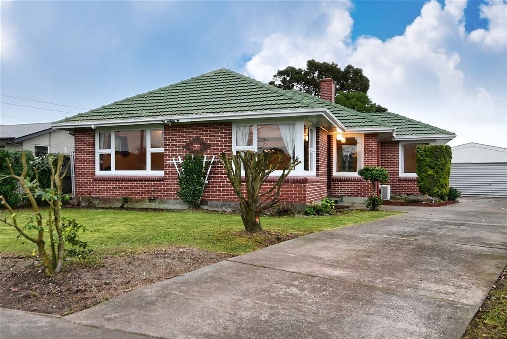 7 Bendale Place, Avonhead, Christchurch - Carousel 1