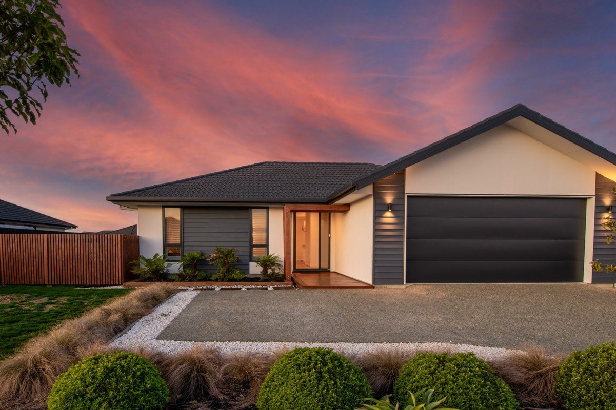 100 Berryfield Drive, Appleby, Richmond - Carousel 1