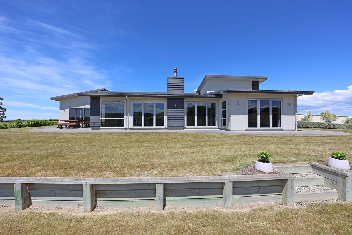 406 Devils Bridge Road, Rosebery, Oamaru - Carousel 1