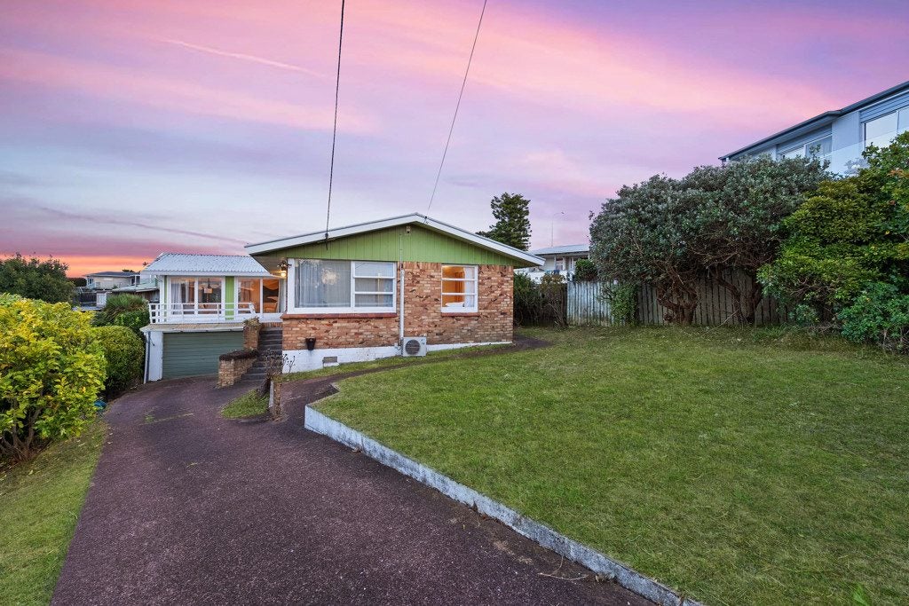 1 Elizabeth Place, Mairangi Bay, Auckland - Carousel 2