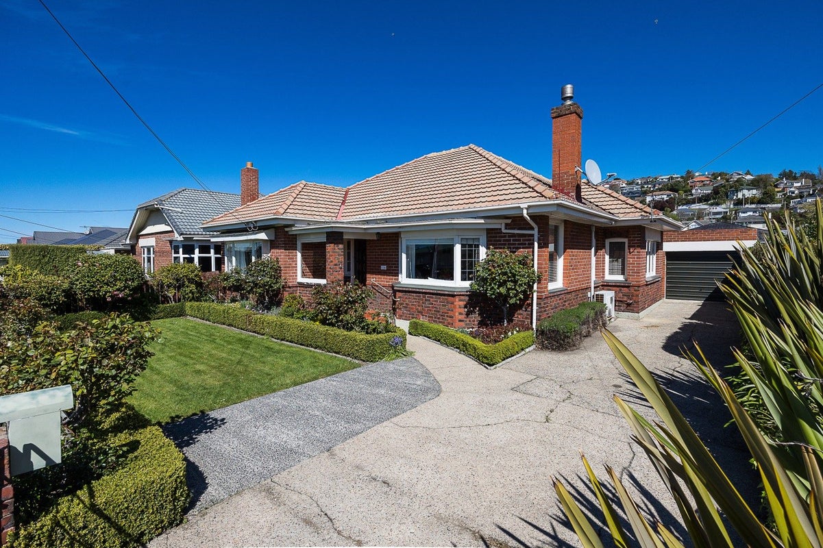 104 Surrey Street, Forbury, Dunedin - Carousel 1