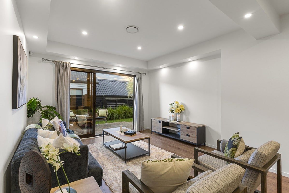 17 Moki Place, Long Bay, Auckland - Carousel 2