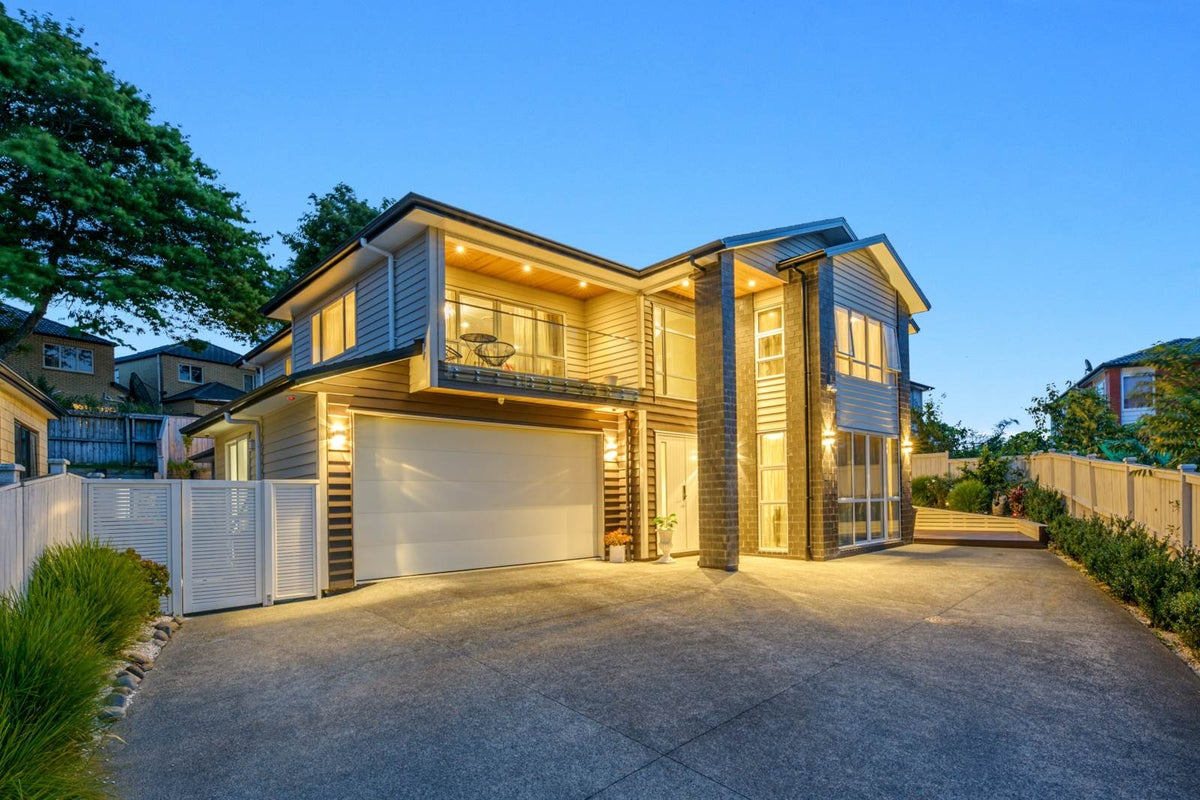 12 Lagonda Rise, Oteha, Auckland - Carousel 2