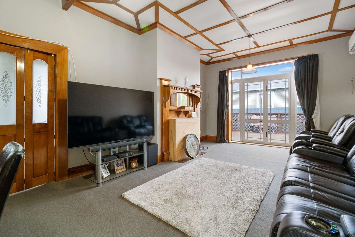 61 Charles Street, Grasmere, Invercargill - Carousel 1
